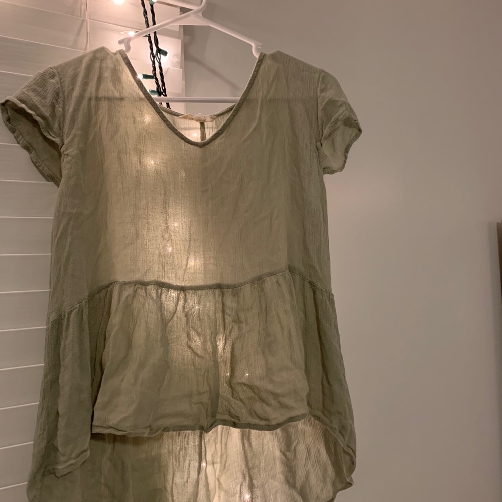 Grey t-shirt